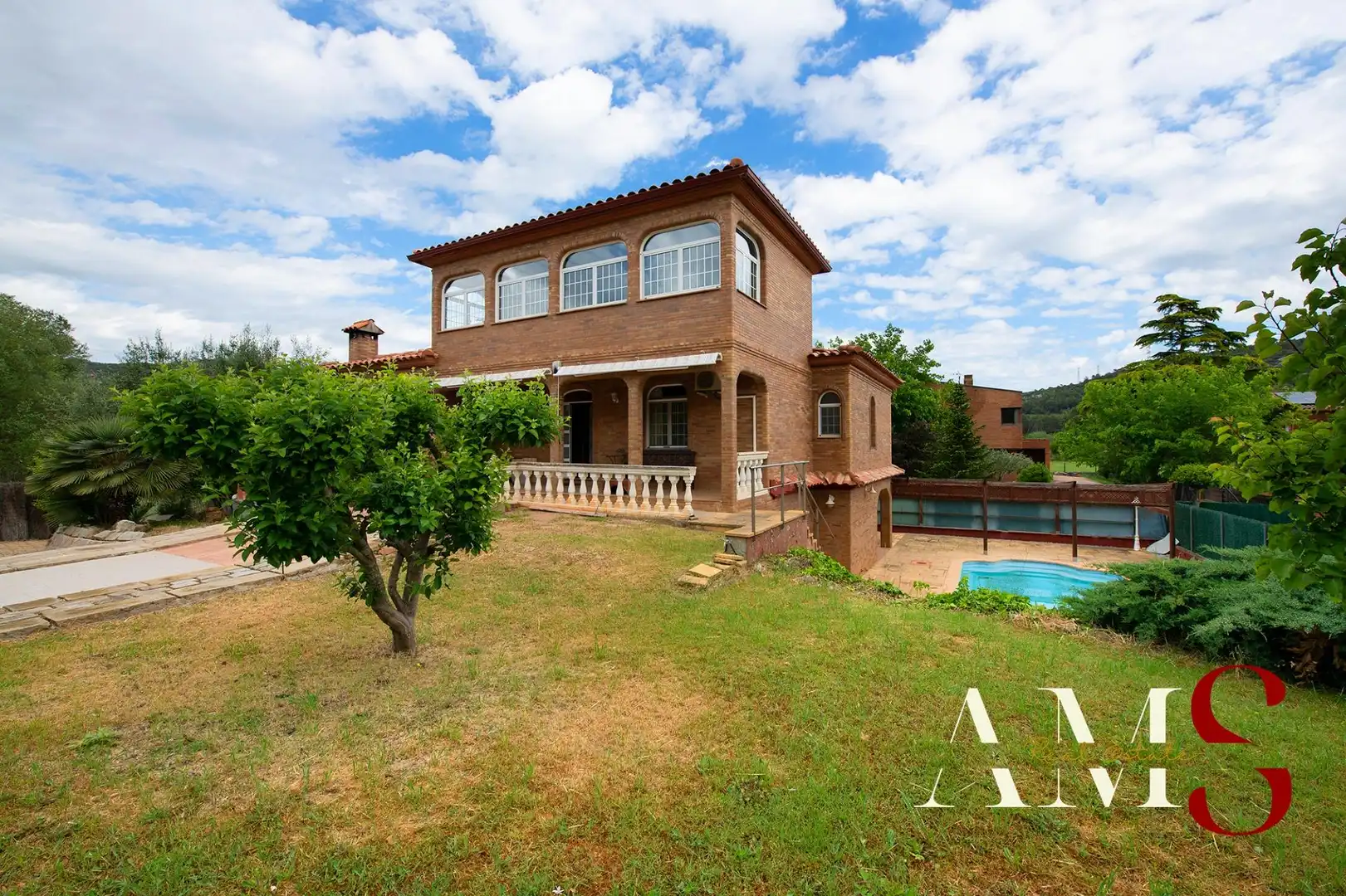 Detached house with terrace for sale in CAN SADURNI