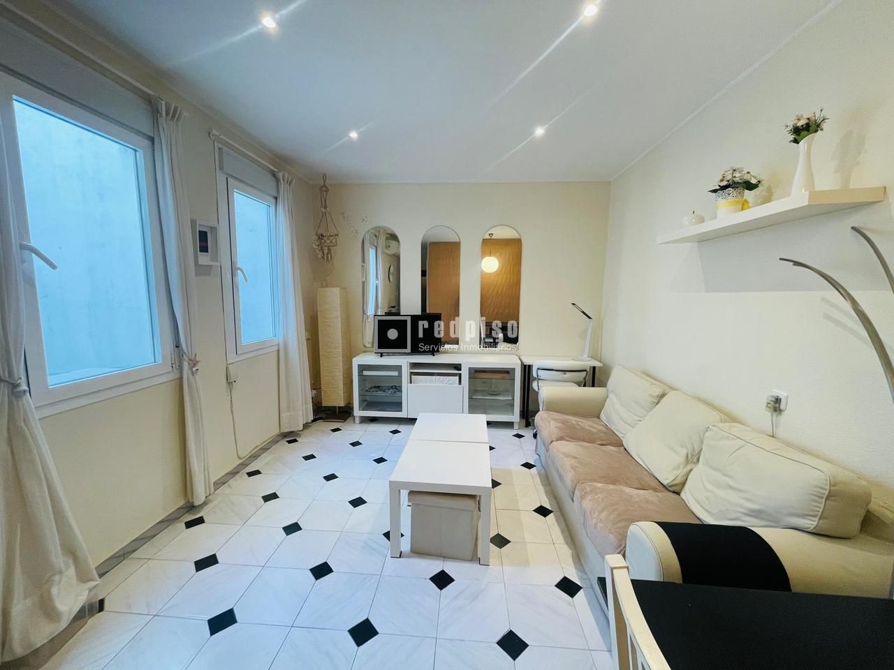 Sala d'estar de Pis de lloguer en  Madrid Capital amb Aire condicionat, Calefacció i Moblat