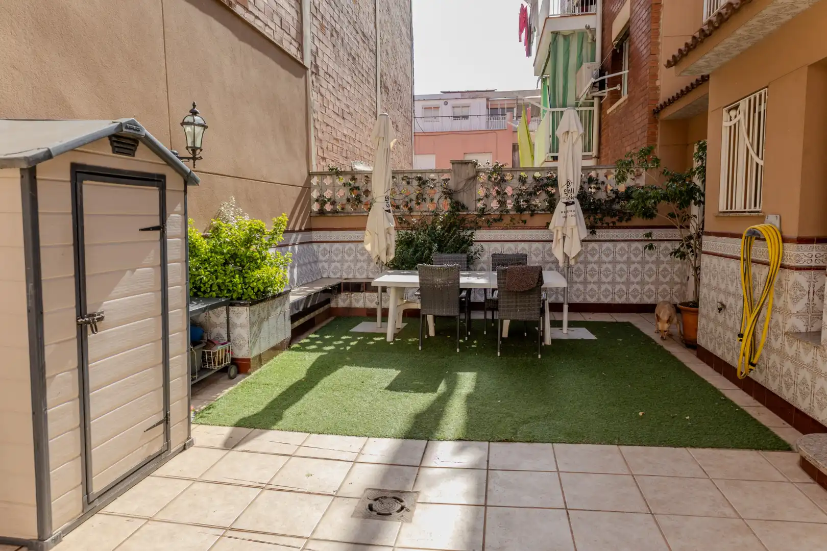 Casa bifamiliare con giardino in vendita a Carrer de Gravina