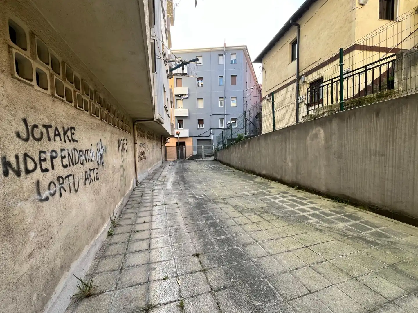 Exterior view of Storage room for sale in Basauri 