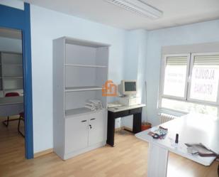Oficina de lloguer en León Capital 