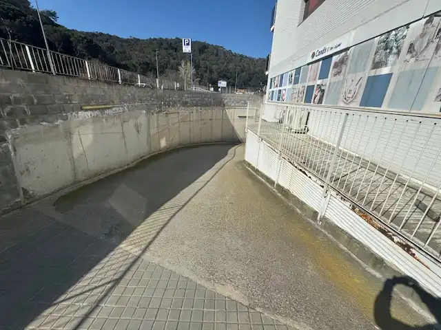 Aparcament amb ascensor en venda a Carrer Bomba 1, imagen 5