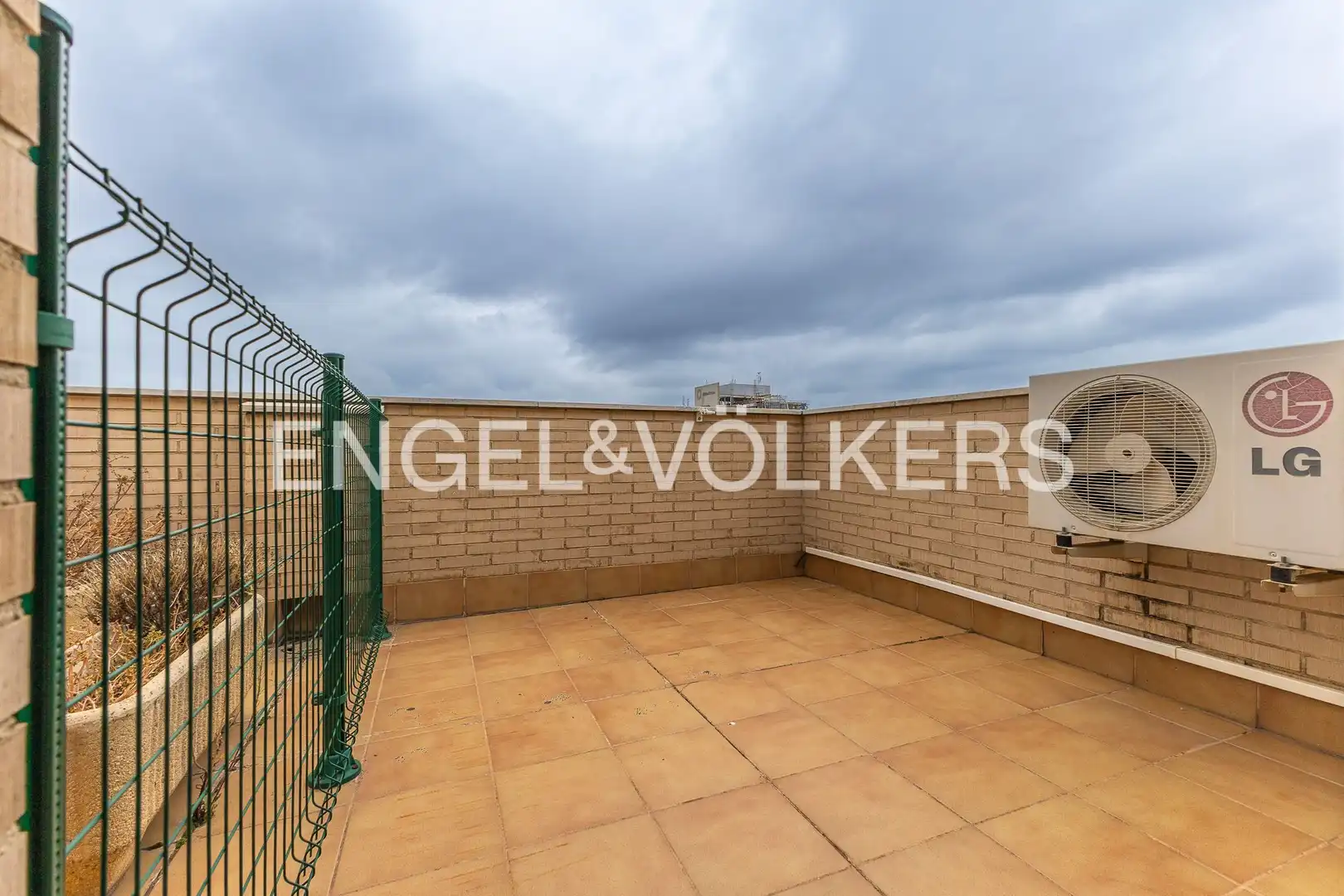 Terraza de Dúplex en venta en Terrassa con Aire acondicionado, Calefacción y Terraza