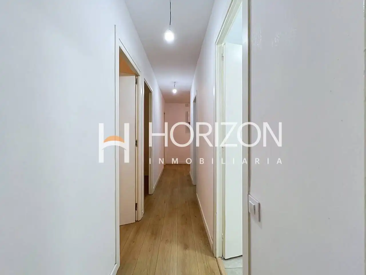 Piso en venta en Barcelona con Parquet, Trastero y Amueblado