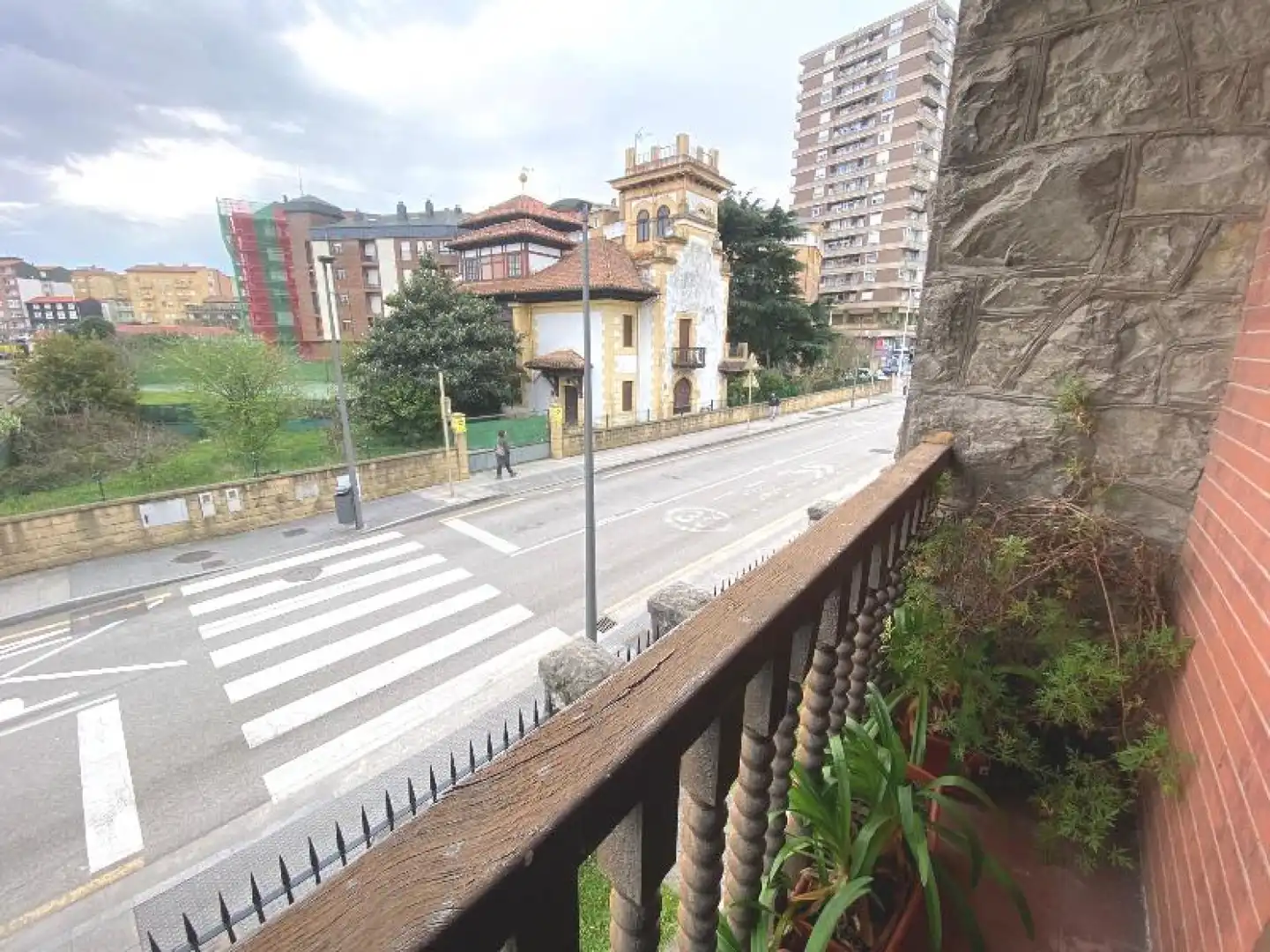 Vista exterior de Casa o chalet en venta en Torrelavega  con Calefacción, Trastero y Balcón