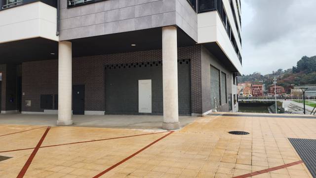 Local comercial en Venta en Lasesarre
