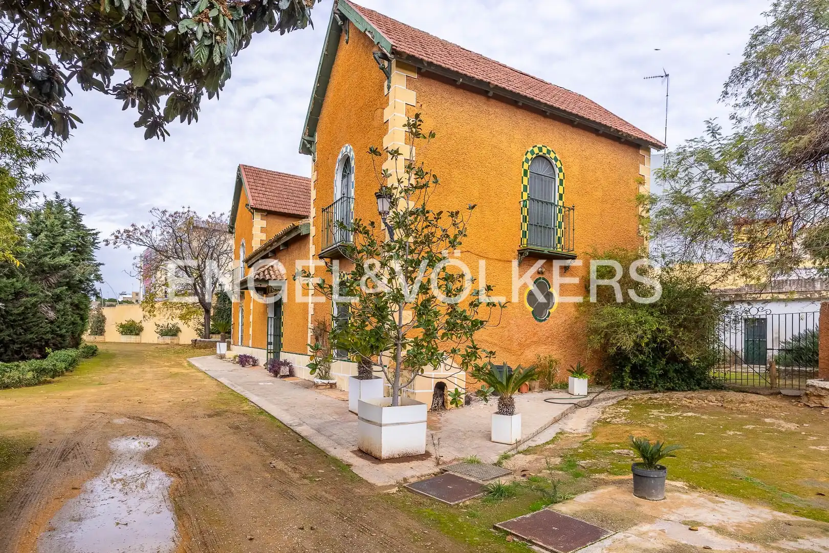 Vista exterior de Casa o chalet en venta en Alcalá de Guadaira con Calefacción