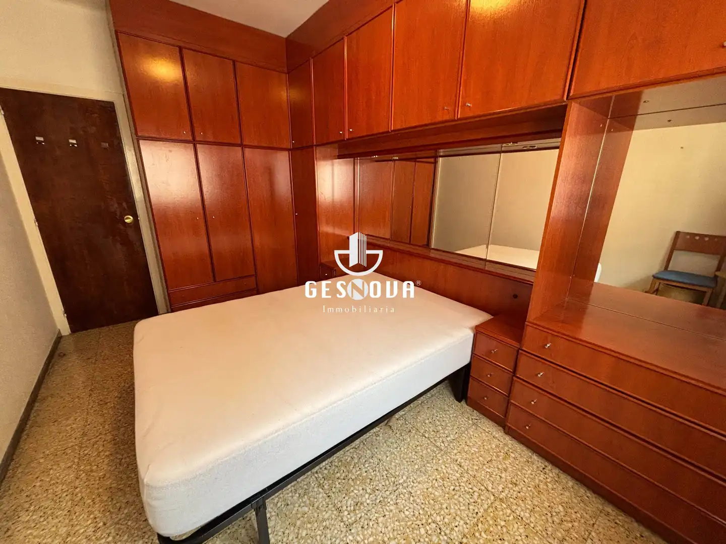Schlafzimmer von Wohnung zum Verkauf in L'Hospitalet de Llobregat mit Klimaanlage und Balkon