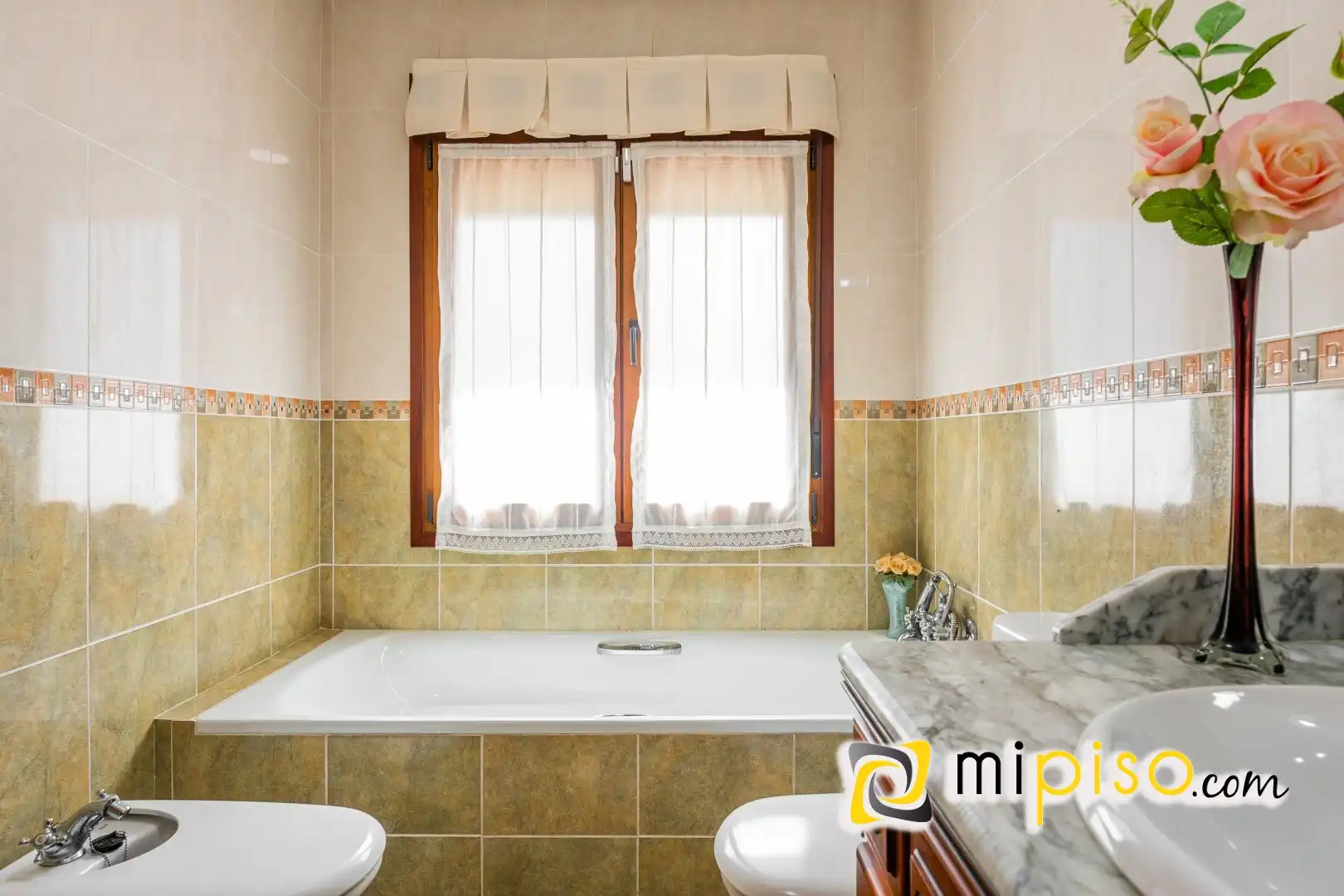 Baño de Casa o chalet en venta en Laredo con Calefacción y Jardín privado