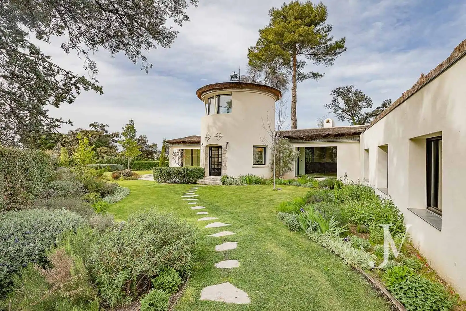 Vista exterior de Casa o xalet de lloguer en Madrid amb Aire condicionat, Calefacció i Jardí privat