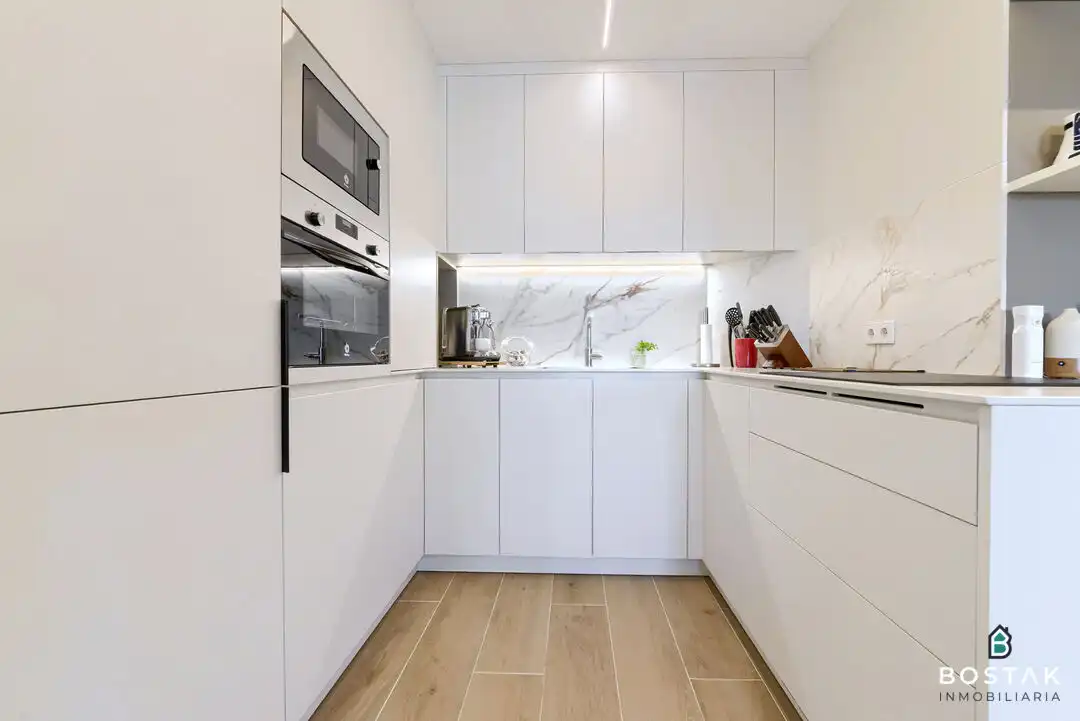 Cocina de Ático de alquiler en Bilbao  con Calefacción, Terraza y Balcón