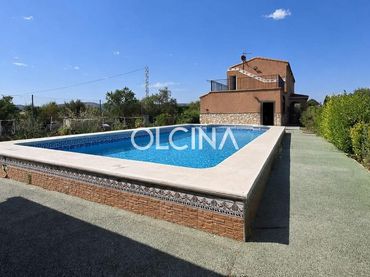 Casa con piscina en venta en Banyeres de Mariola