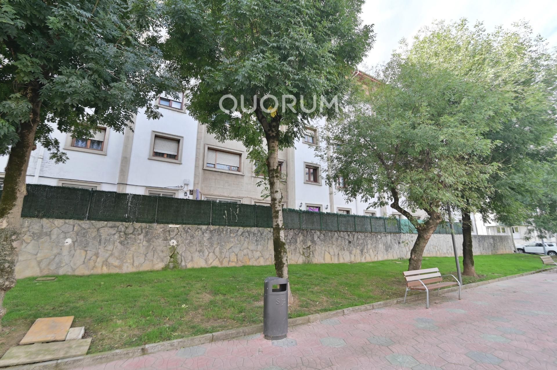 Exterior view of Flat for sale in Santurtzi   with Heating, Storage room and Alarm