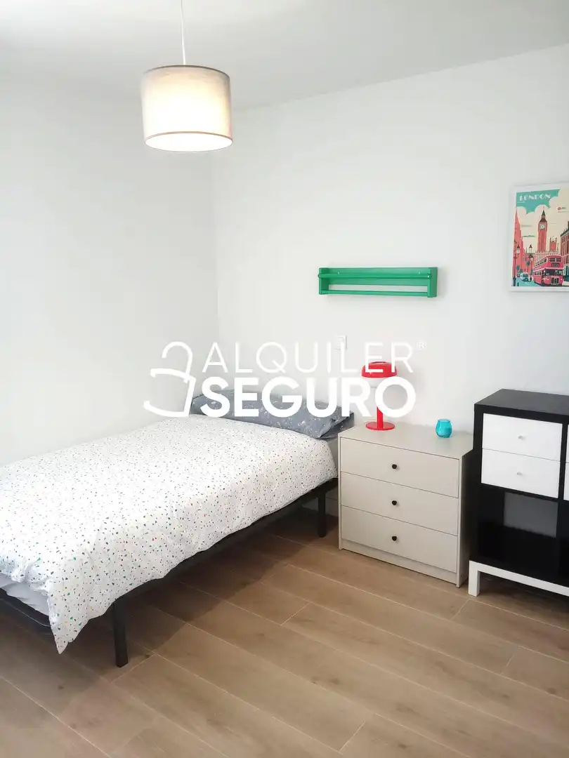 Bedroom of Flat for rent in Valladolid  with Heating, Terrace and Swimming Pool