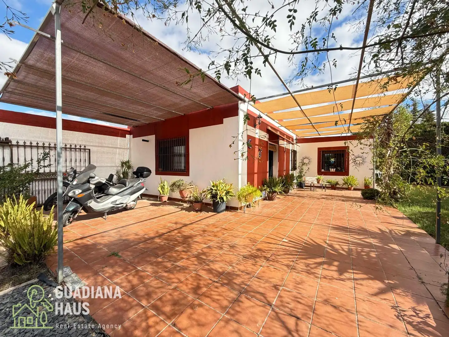 Vista exterior de Finca rústica en venta en Lepe con Trastero y Piscina