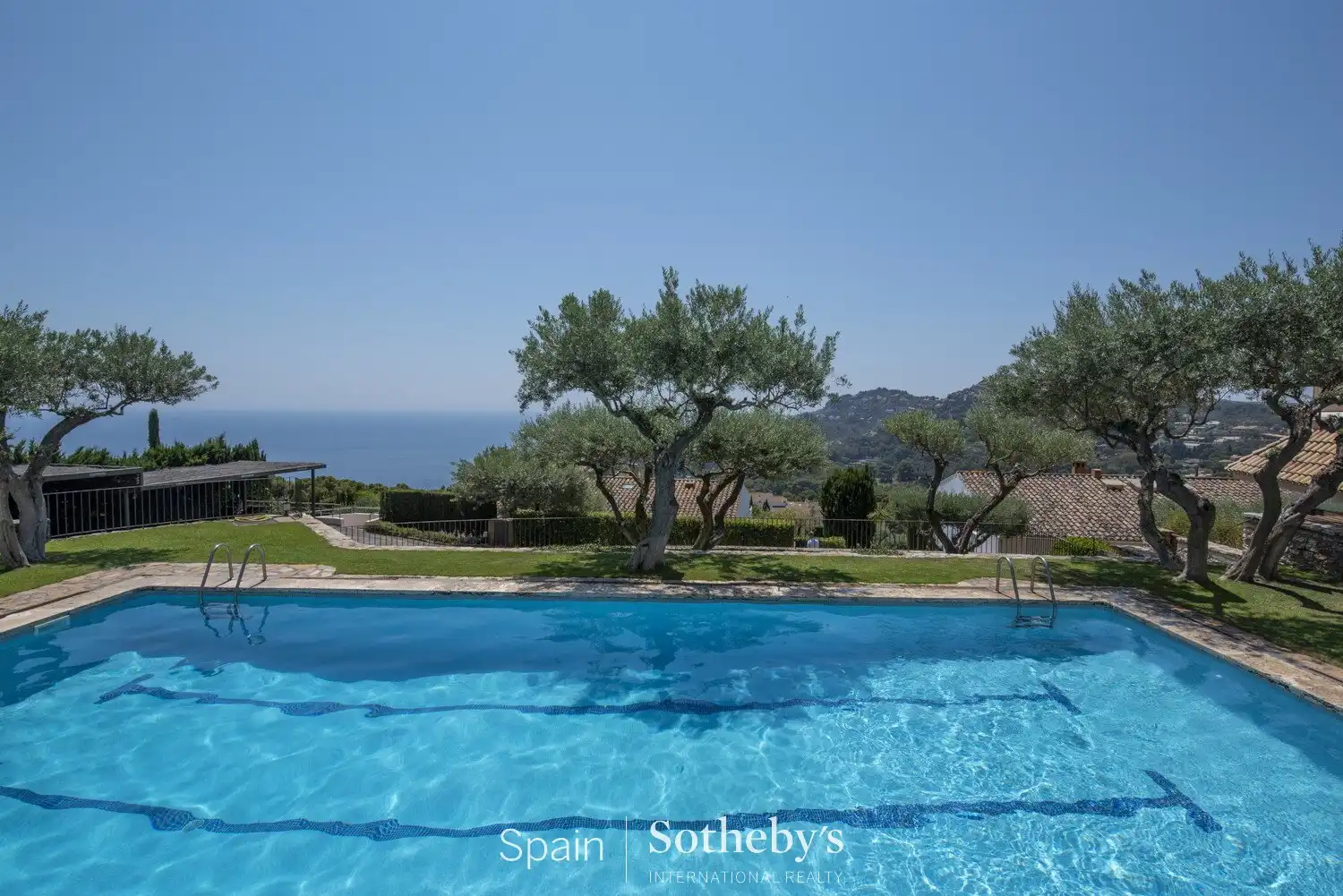 Piscina de Apartamento en venta en Begur con Aire acondicionado, Calefacción y Jardín privado