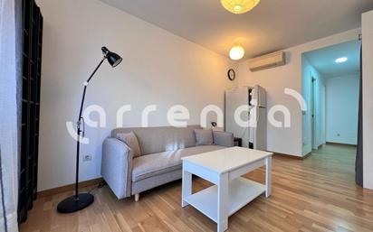 Living room of Flat to rent in  Madrid Capital  with Air Conditioner and Furnished