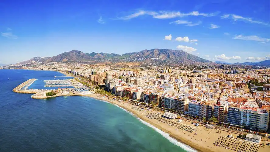 Vista exterior de Piso de alquiler en Fuengirola con Aire acondicionado, Terraza y Trastero
