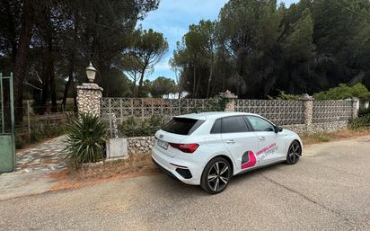 Vista exterior de Casa o xalet en venda en Traspinedo amb Jardí privat, Terrassa i Traster