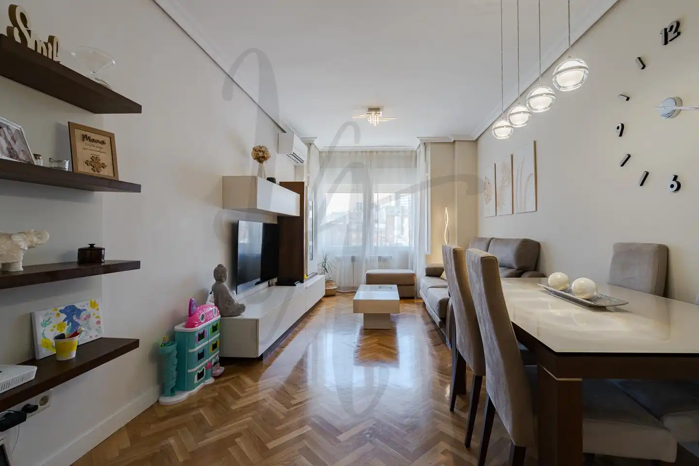 Wohnzimmer von Wohnung zum Verkauf in Madrid mit Klimaanlage, Heizung und Parkett