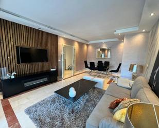 Living room of Apartment for sale in Marbella  with Air Conditioner