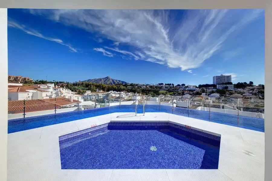 Flat with pool for sale in Nueva Andalucía, imagen 5