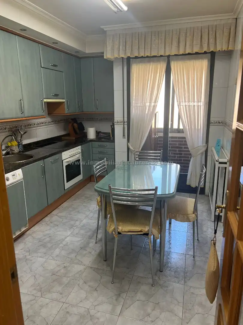 Cocina de Piso en venta en  Logroño con Aire acondicionado, Calefacción y Parquet