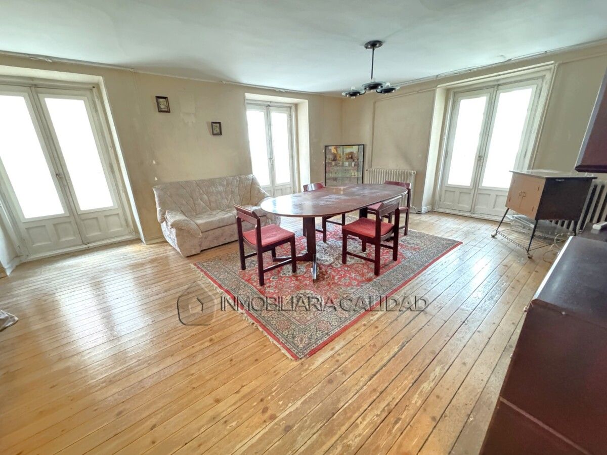 Comedor de Piso en venta en Burgos Capital con Calefacción y Trastero