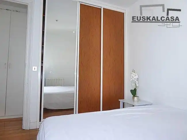 Habitación de Piso en venta en Bilbao  con Calefacción y Balcón