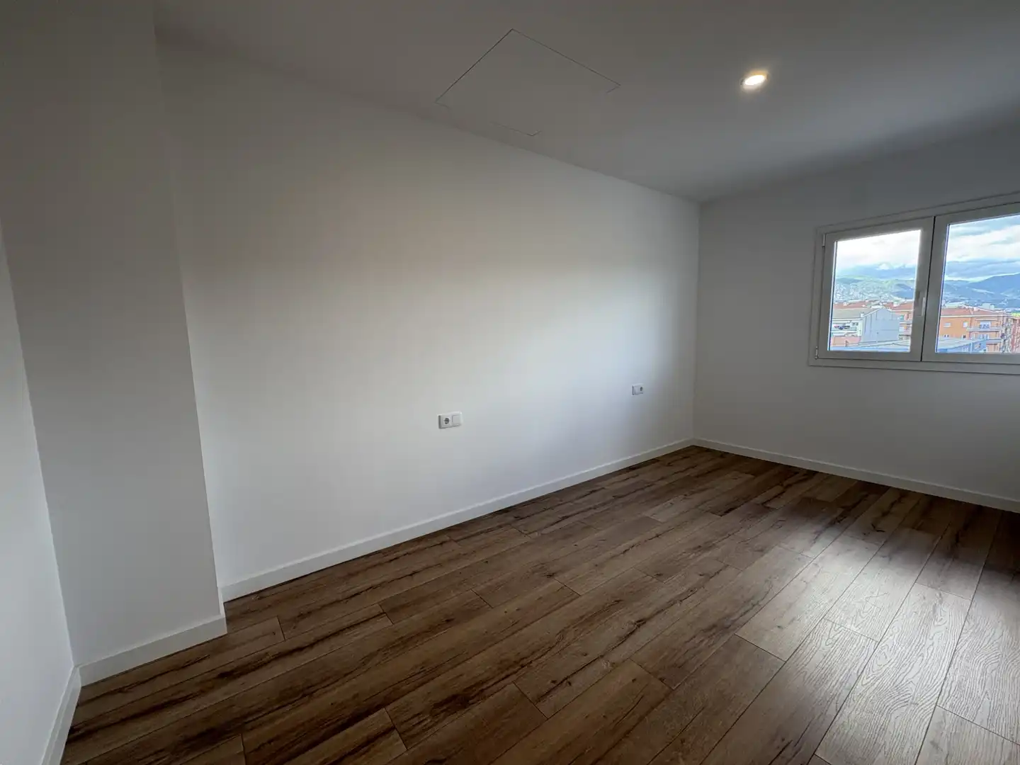 Habitación de Casa adosada en venta en Torelló con Calefacción, Jardín privado y Parquet