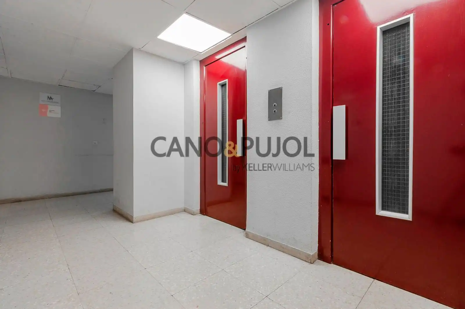Büro zum Verkauf in Barcelona mit Klimaanlage, Heizung und Abstellraum