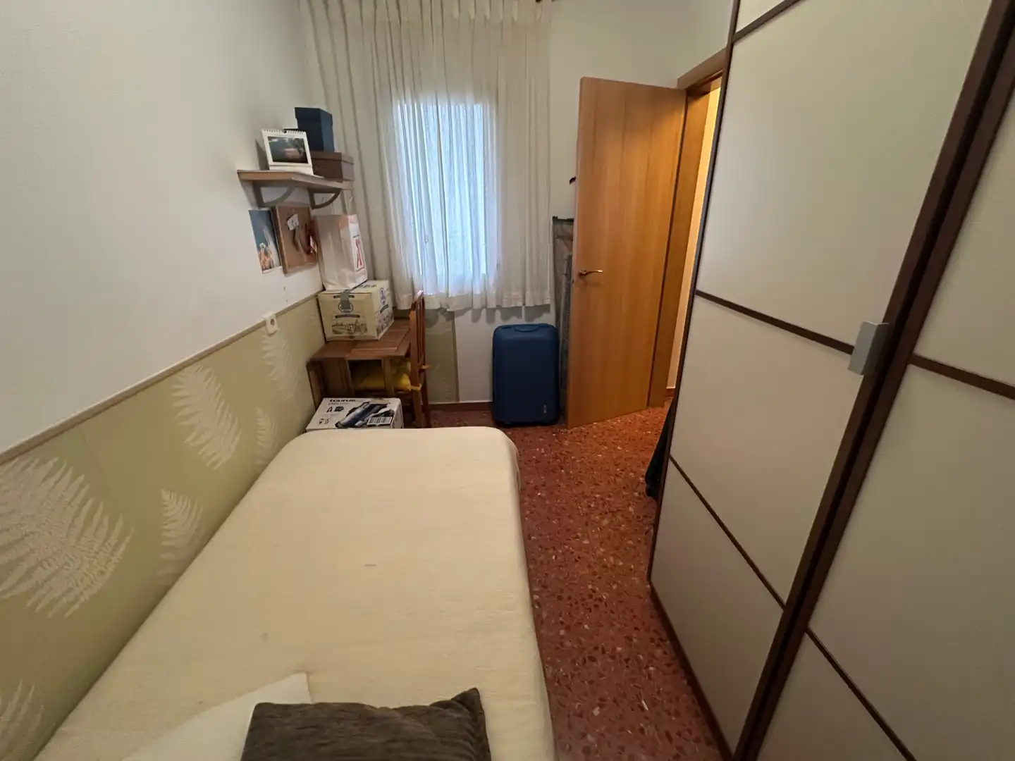 Habitación de Piso en venta en Santa Coloma de Gramenet con Calefacción, Amueblado y Horno