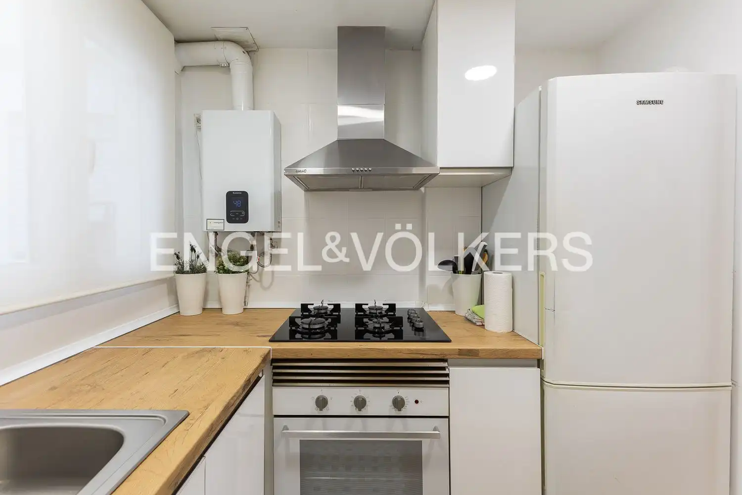Kitchen of Flat for sale in Valencia  with Air Conditioner, Heating and Parquet flooring
