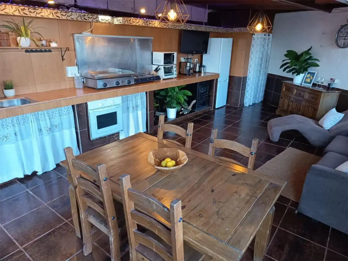 Kitchen of Flat for rent in Arona  with Air Conditioner, Private garden and Parquet flooring