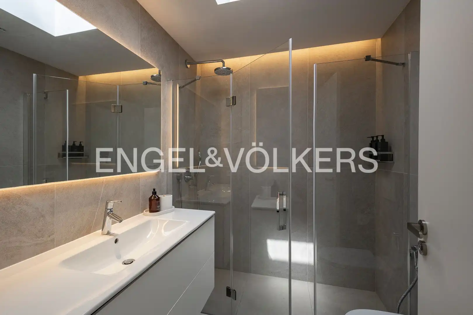 Bathroom of Houses for rent in Sitges  with Air Conditioner, Heating and Private garden