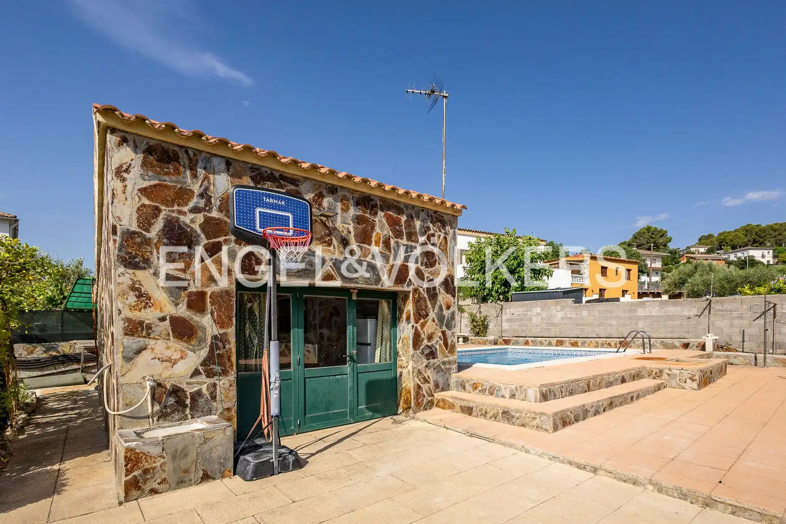 Vista exterior de Casa o xalet en venda en Font-rubí amb Calefacció, Jardí privat i Traster