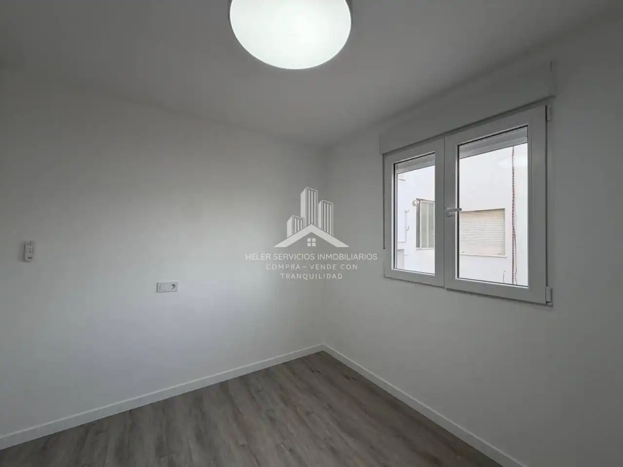 Wohnung zur Miete in Avenida Valencia, Ensanche - Río Júcar
