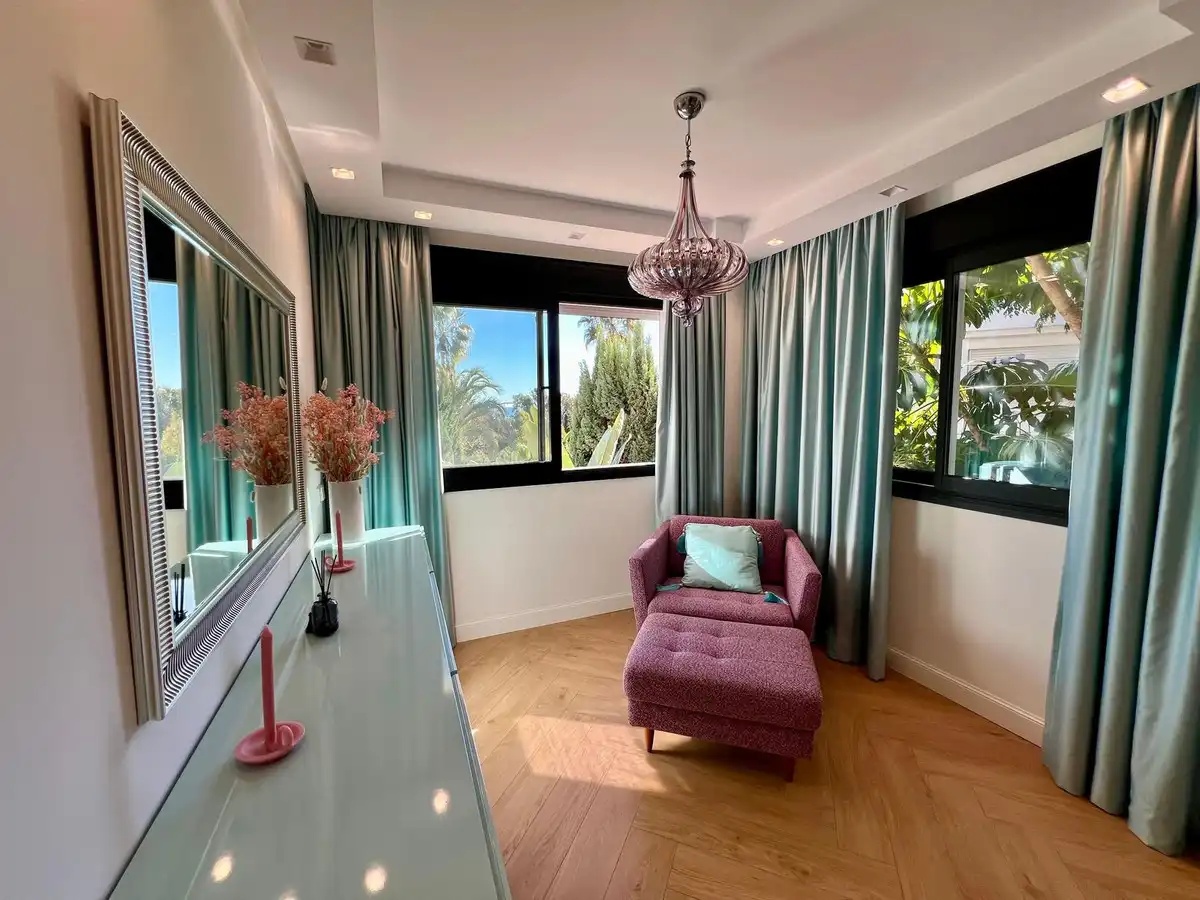 Dormitori de Apartament de lloguer en Marbella amb Aire condicionat, Calefacció i Moblat