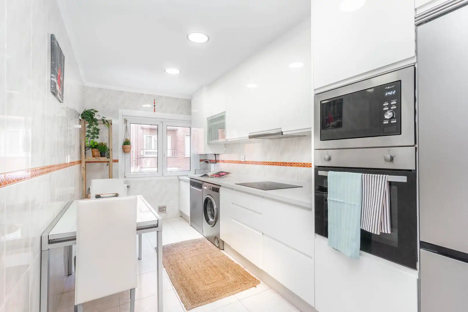 Kitchen of Flat for sale in Oviedo   with Heating and Furnished