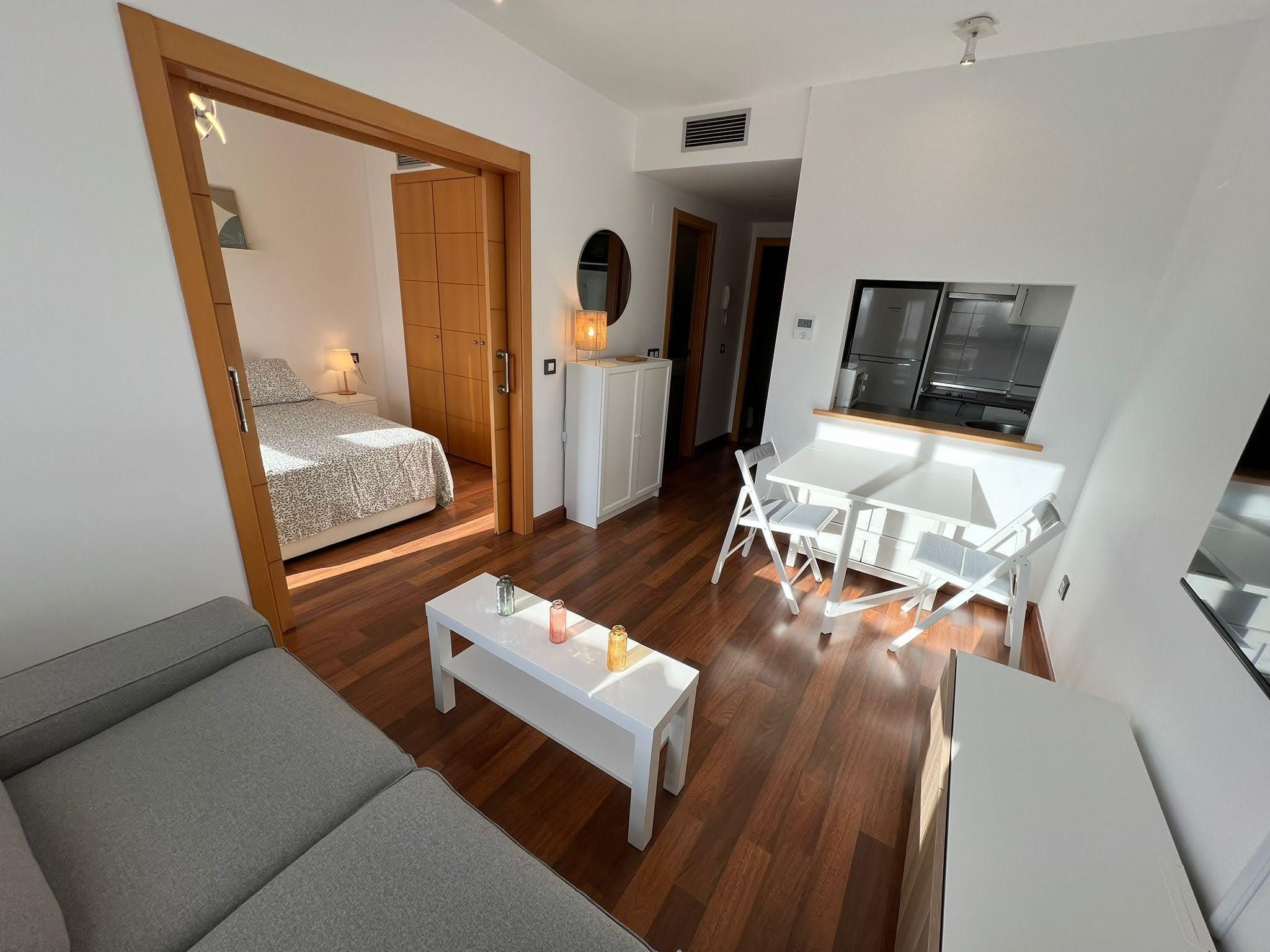Apartment to rent in Avenida Agustín Bálsamo, Bajadilla - Fuente Nueva