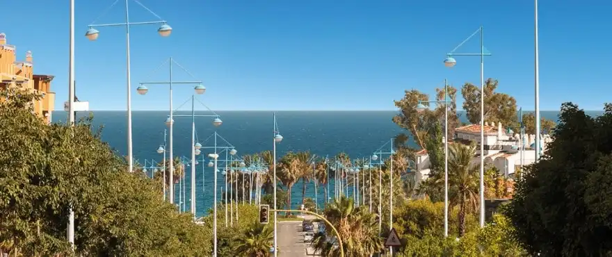 Vista exterior de Pis en venda en Marbella amb Aire condicionat, Calefacció i Terrassa
