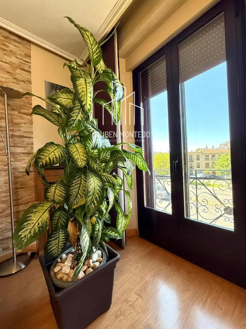 Außenansicht von Einfamilien-Reihenhaus zur Miete in Salamanca mit Heizung, Terrasse und Abstellraum