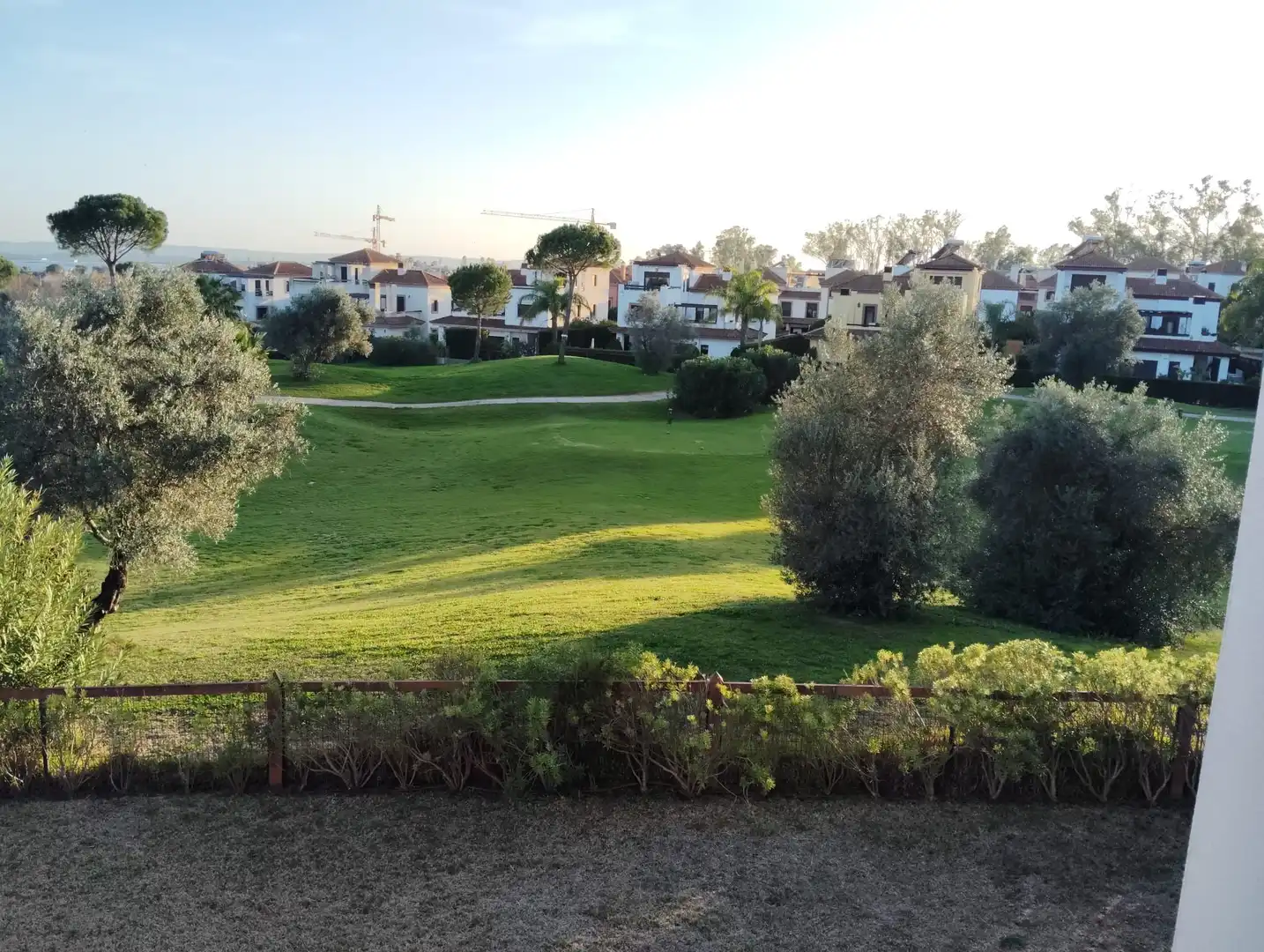 Vista exterior de Casa o xalet en venda en Guillena amb Aire condicionat, Calefacció i Jardí privat