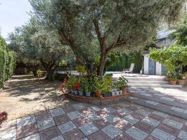 Chalet con balcón en venta en Urbanizacion de los Cerezos 31