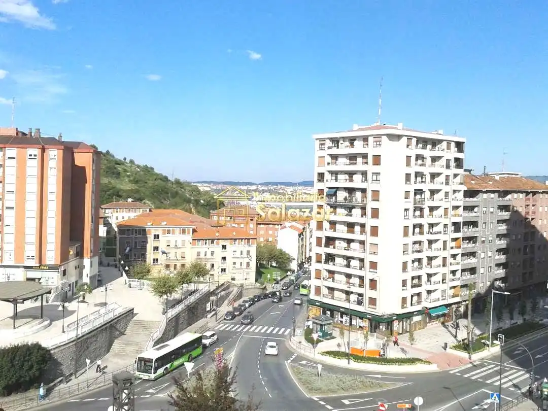 Vista exterior de Piso en venta en Santurtzi  con Calefacción, Terraza y Trastero