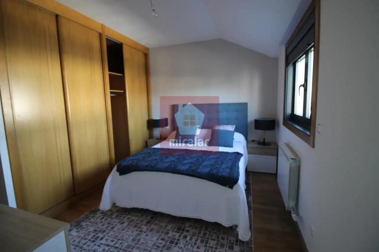 Habitación de Ático en venta en Salvaterra de Miño con Calefacción, Terraza y Amueblado
