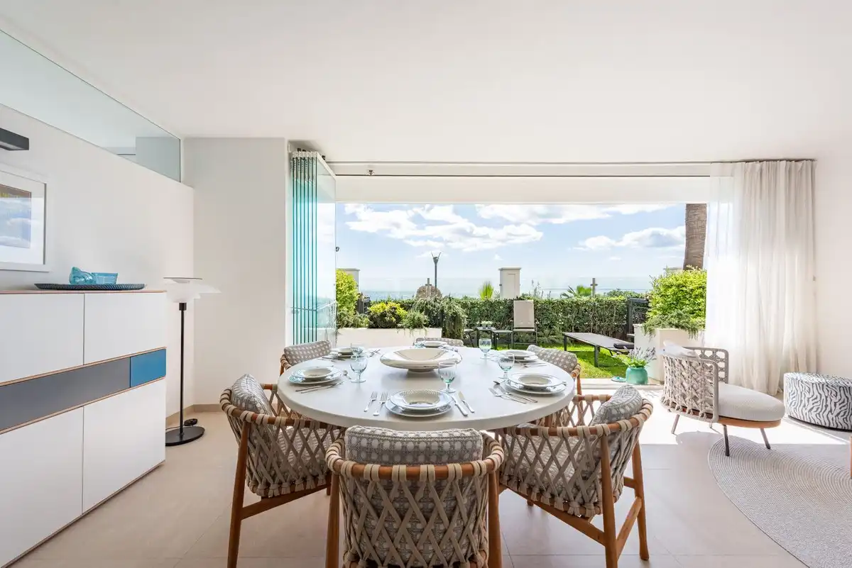 Dining room of Flat for sale in Estepona  with Air Conditioner, Terrace and Storage room