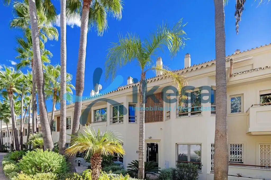 Außenansicht von Wohnung zum Verkauf in Marbella mit Gemeinschaftspool
