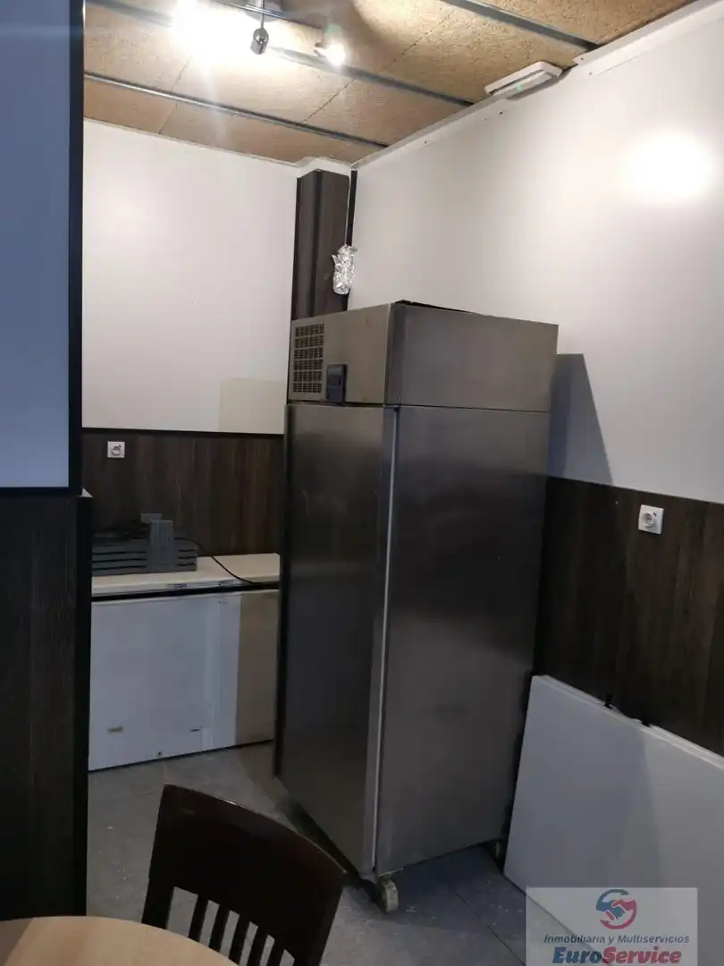 Cocina de Local en venta en Valencia con Aire acondicionado y Amueblado