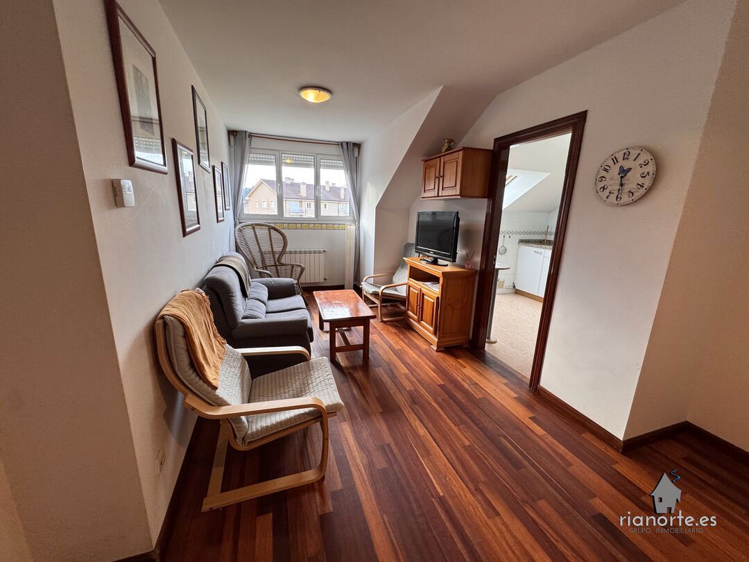 Sala de estar de Piso en venta en Ribadesella con Calefacción